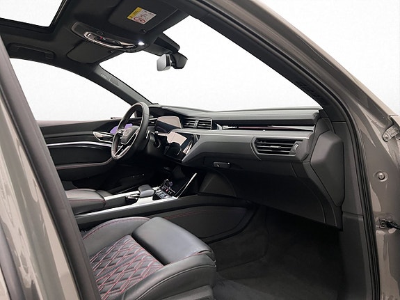 Audi Q8 30 of 30