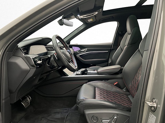 Audi Q8 11 of 30