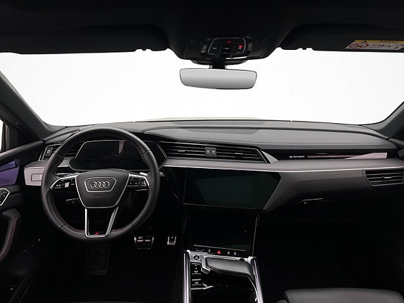 Audi Q8 21 of 30