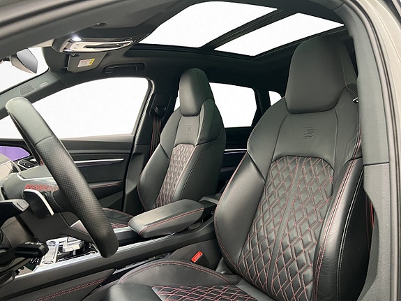 Audi Q8 12 of 30