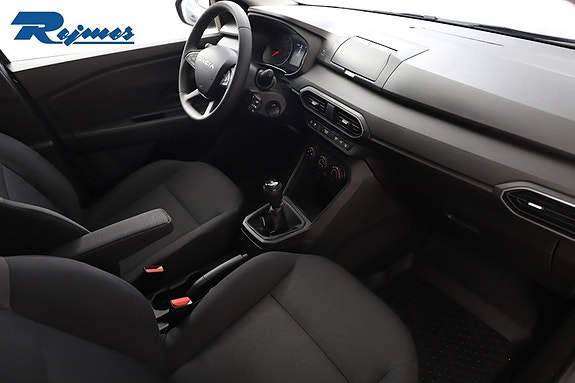 Dacia Sandero 9 of 17