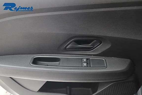 Dacia Sandero 10 of 17