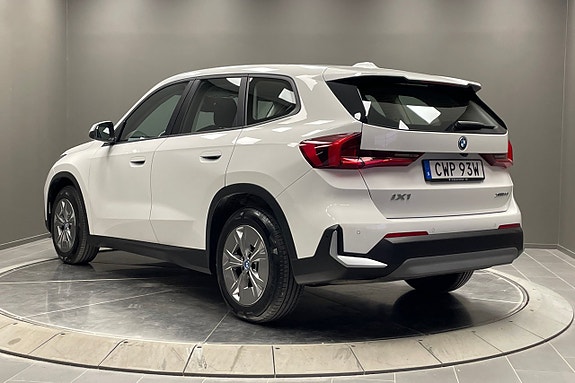 BMW iX1 5 of 5