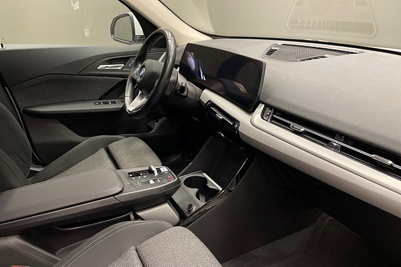 BMW iX1 11 of 12