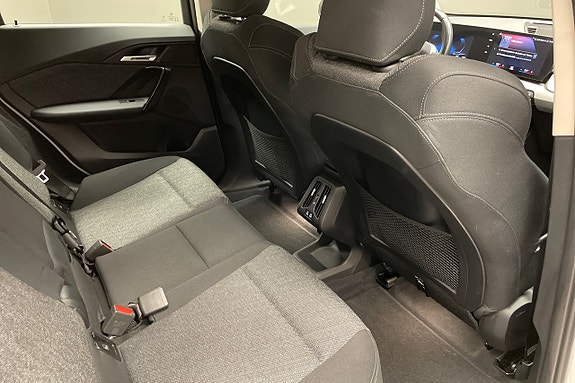 BMW iX1 12 of 12