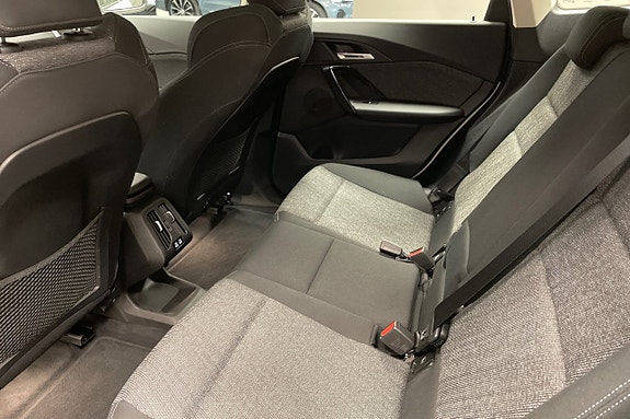 BMW iX1 9 of 12