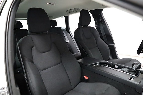 Volvo V90 Cross Country 18 of 26