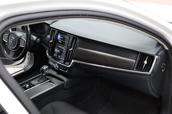 Volvo V90 Cross Country 17 of 26