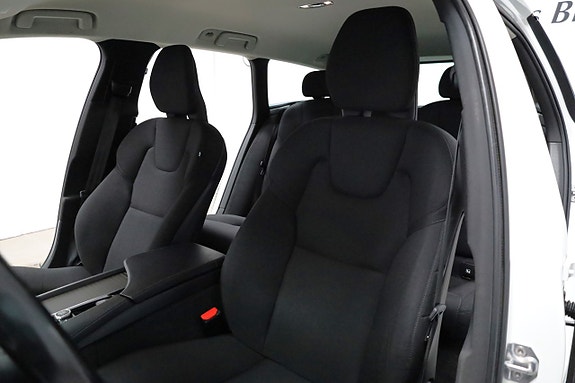 Volvo V90 Cross Country 14 of 26