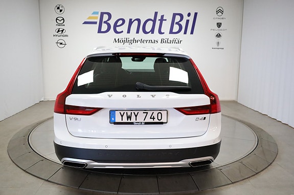 Volvo V90 Cross Country 8 of 26