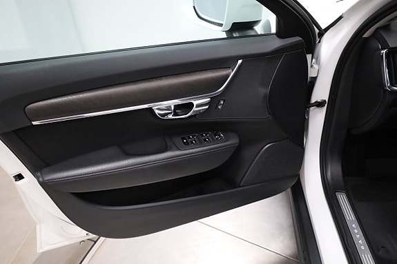 Volvo V90 Cross Country 25 of 26