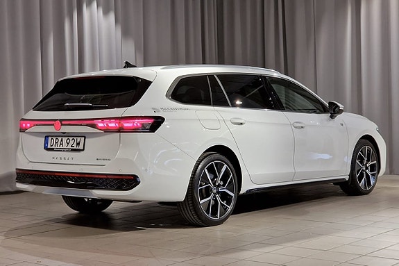 Volkswagen Passat 5 of 5