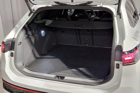 Volkswagen Passat 7 of 19