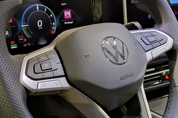 Volkswagen Passat 12 of 19
