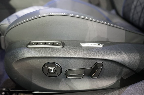 Volkswagen Passat 10 of 19