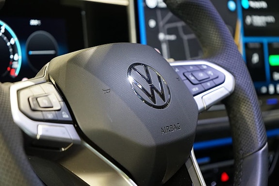 Volkswagen Passat 12 of 19