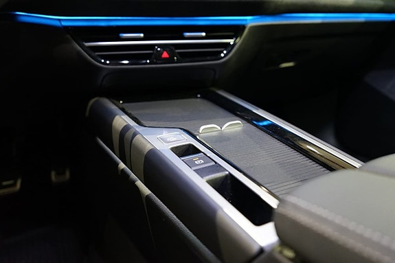 Volkswagen Passat 16 of 19