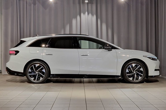 Volkswagen ID.7 4 of 5