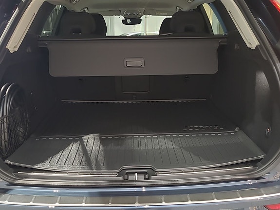Volvo XC60 13 of 20