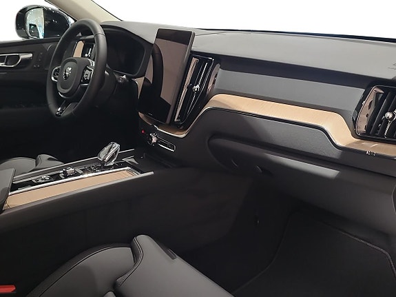 Volvo XC60 4 of 20