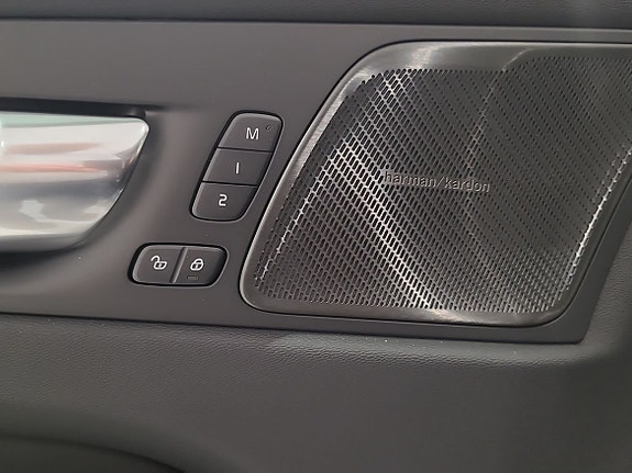 Volvo XC60 18 of 20