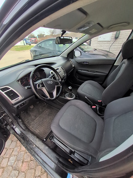 Hyundai i20 3 of 3