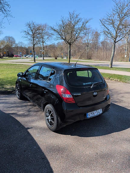 Hyundai i20 2 of 3