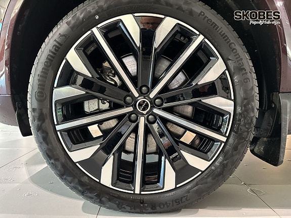 Volvo XC90 18 of 20