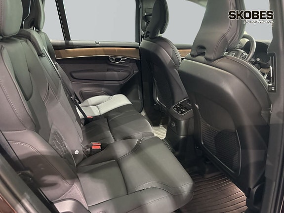 Volvo XC90 11 of 20