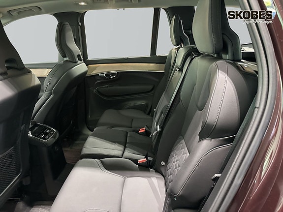 Volvo XC90 10 of 20