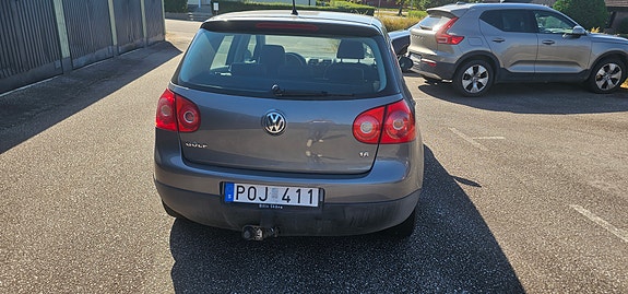 Volkswagen Golf V 2 of 6
