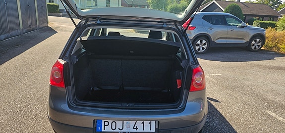 Volkswagen Golf V 3 of 6