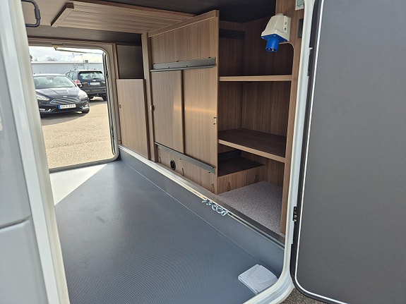 LMC CRUISER 2.0 T750 EL Introduktionserbjudande 180HK Aut Husbil 18 of 21