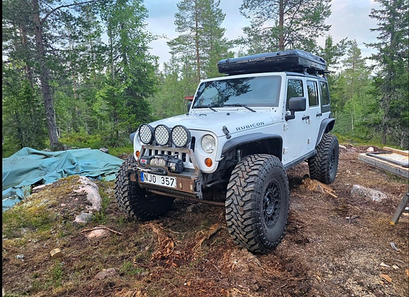 Jeep Wrangler Unlimited 3 of 5