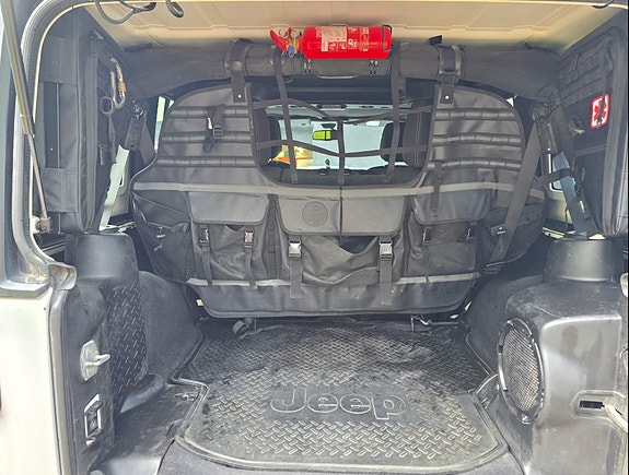 Jeep Wrangler Unlimited 4 of 5