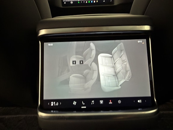 Tesla Model S 22 of 30