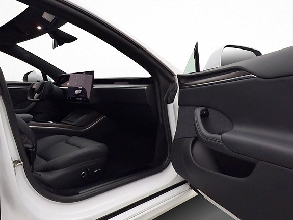 Tesla Model S 24 of 30