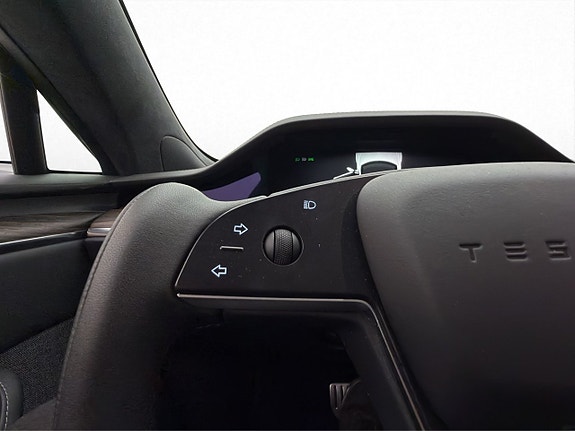 Tesla Model S 29 of 30