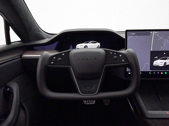 Tesla Model S 28 of 30