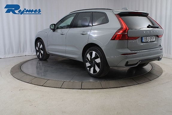 Volvo XC60 2 of 22