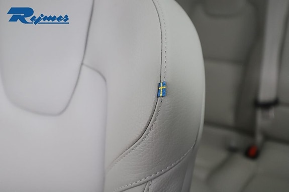 Volvo XC60 16 of 22