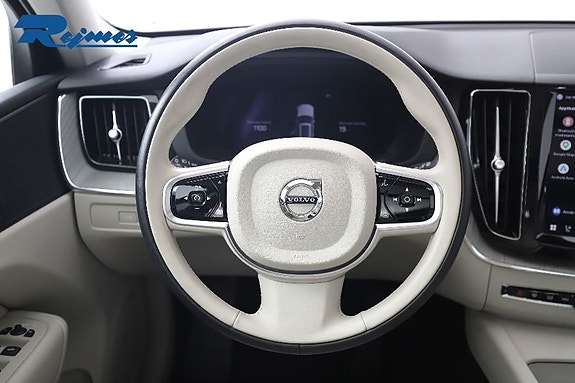 Volvo XC60 9 of 22