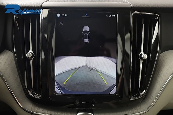 Volvo XC60 14 of 22