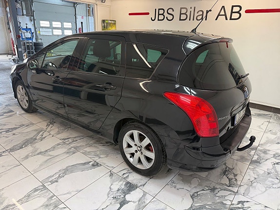 Peugeot 308 SW 4 of 5