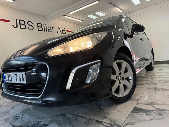 Peugeot 308 SW 3 of 5