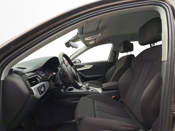 Audi A4 12 of 30