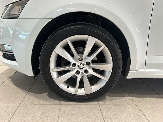 Skoda Octavia 4 of 5