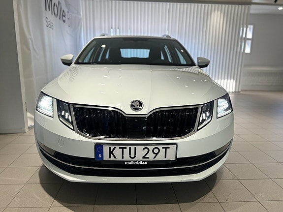 Skoda Octavia 2 of 5