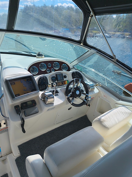 Sea Ray 355 Sundancer 5 of 9