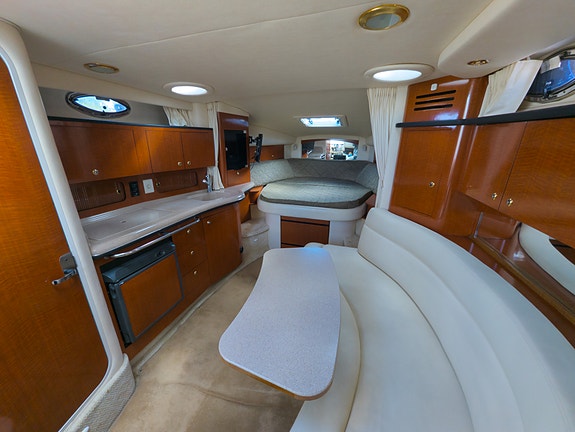 Sea Ray 355 Sundancer 6 of 9